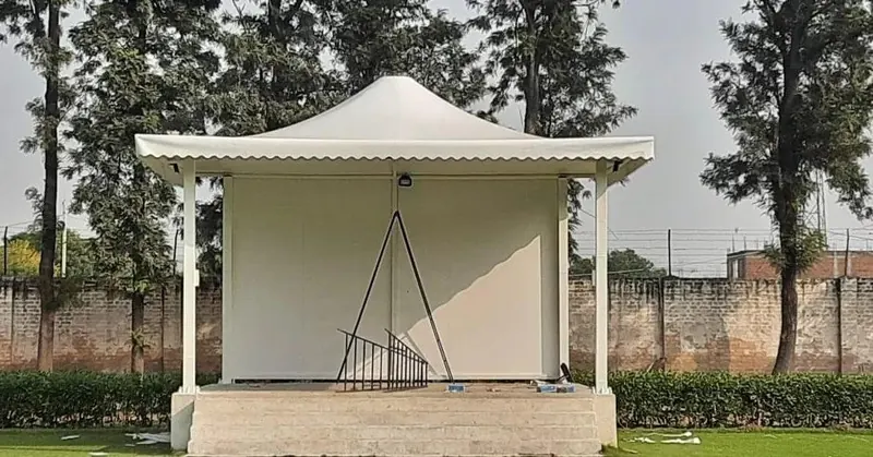 Pyramid gazebo on a park plinth